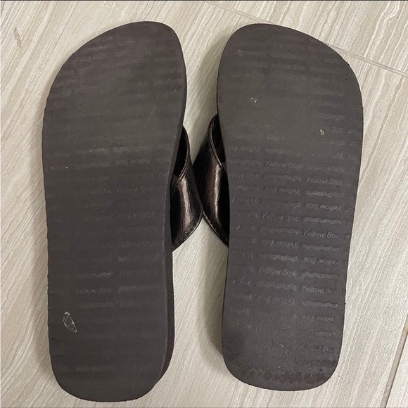 5/$25 ☀️Yellow Box Women’s Flip-Flops with Copper Straps – Size 6.5☀️ - Picture 5 of 5